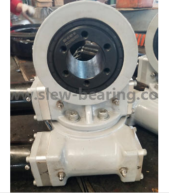 デュアル軸スルードライブ