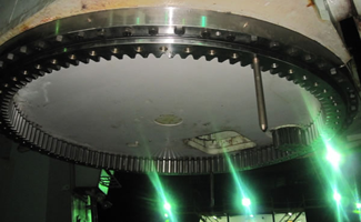 エンジニアリング船でのスリーウィングリングアプリケーション