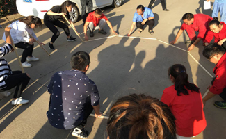 2018年Xuzhou Wanda Slewing Bearing Co.、Ltdの秋の屋外ゲーム